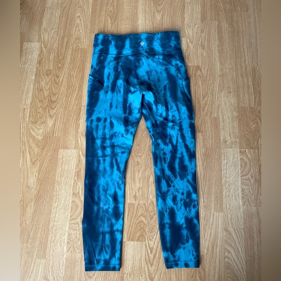 Like New Lululemon Tie Dye Wonder Under Leggings - Picture 4 of 6